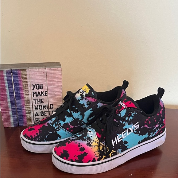 Heelys Other - 👟🛹 Youth 6, Heelys Skate Shoe Black and Multicolor Sneakers, roller on bottom